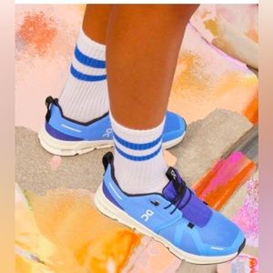 ON Cloud Sky kids running shoes NWOT